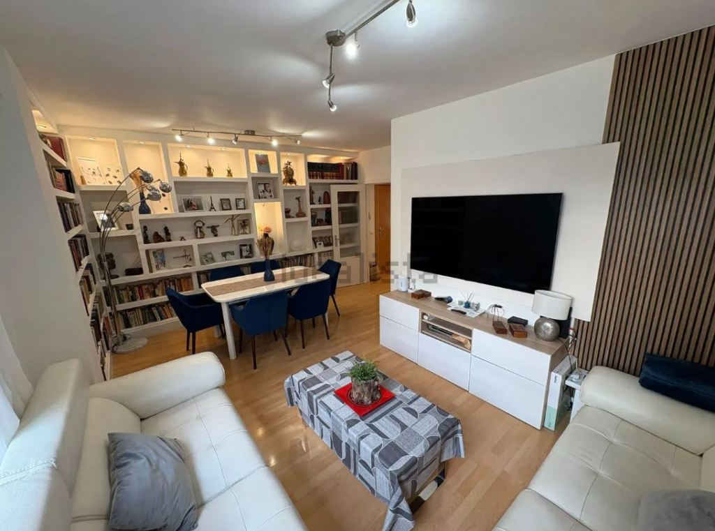 Piso en venta en Sanchinarro, Madrid